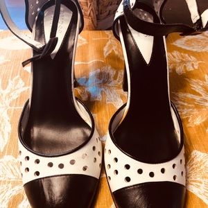 Guess by Marciano black and white pumps